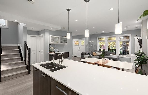 1082 E 10th Avenue Mount Pleasant VE