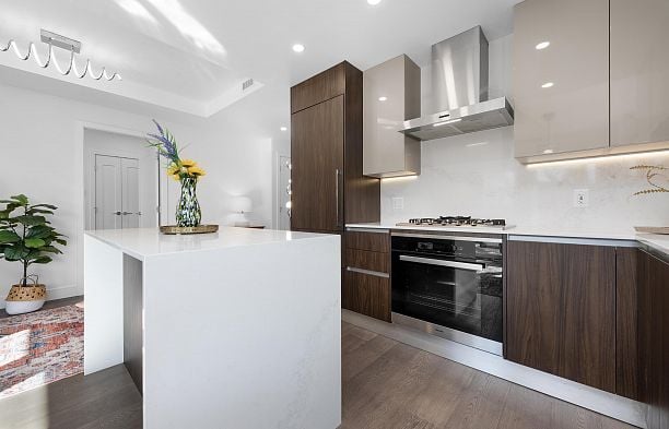 106 477 W 59th Avenue South Cambie