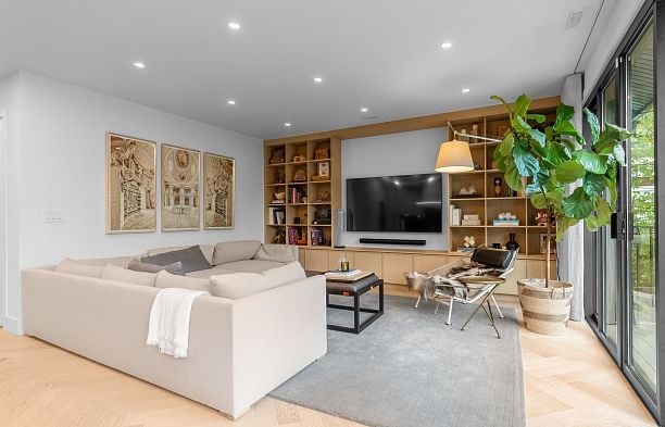 5938 Elm Street Kerrisdale