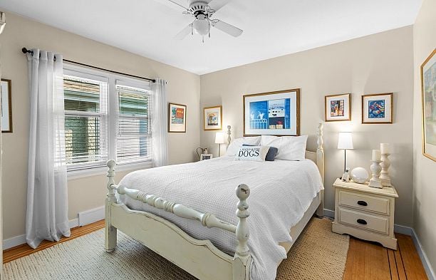 2857 W 35th Avenue MacKenzie Heights