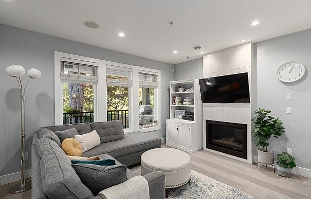 1082 E 10th Avenue Mount Pleasant VE