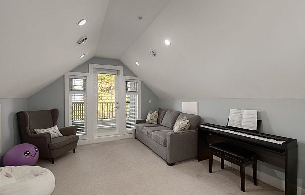 1082 E 10th Avenue Mount Pleasant VE