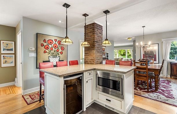 2857 W 35th Avenue MacKenzie Heights