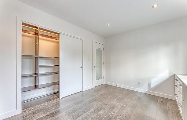 6568 Vine Street S.W. Marine