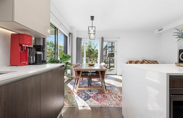 106 477 W 59th Avenue South Cambie