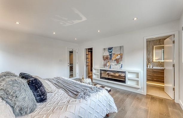 6568 Vine Street S.W. Marine