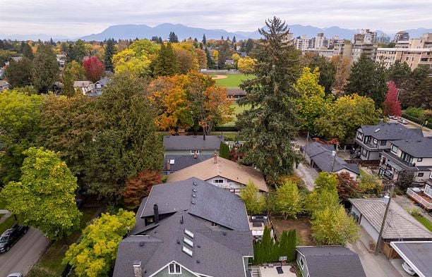 5938 Elm Street Kerrisdale