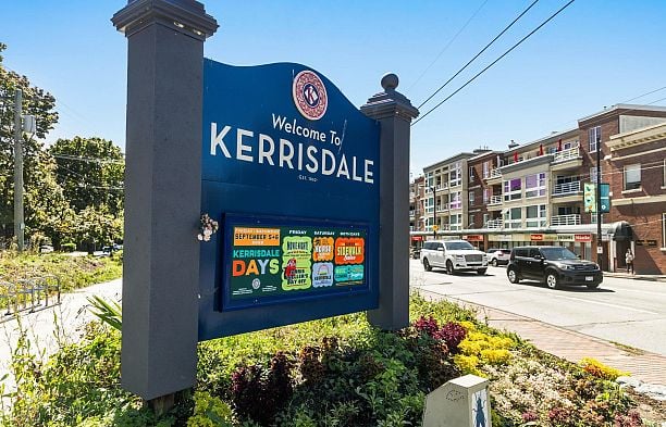 2857 W 35th Avenue MacKenzie Heights