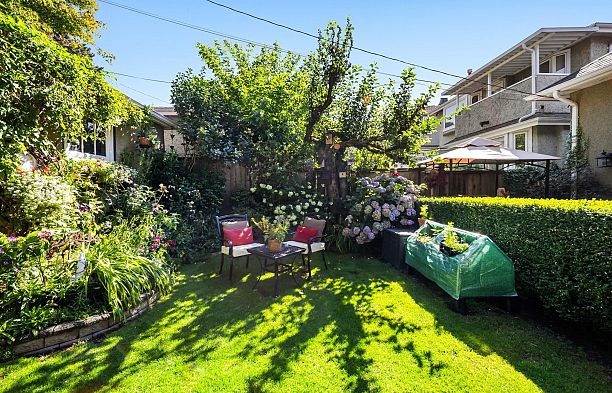 2857 W 35th Avenue MacKenzie Heights