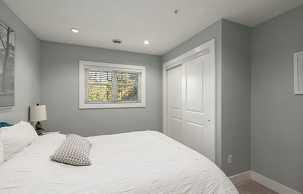 1082 E 10th Avenue Mount Pleasant VE