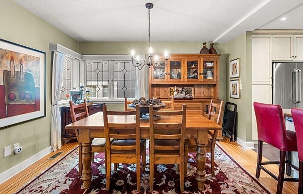 2857 W 35th Avenue MacKenzie Heights