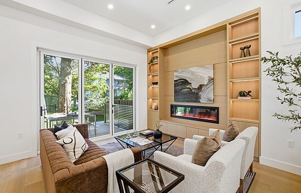 1 6141 Yew Street Kerrisdale