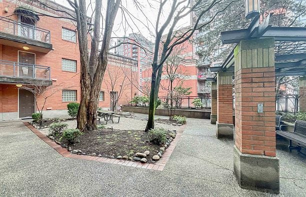 1103 212 Davie Street Yaletown