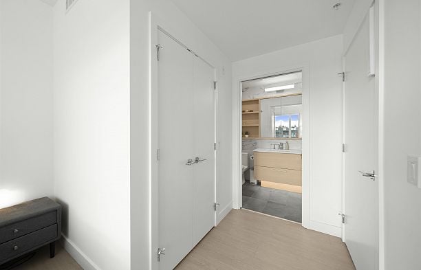 301 8888 Osler Street Marpole