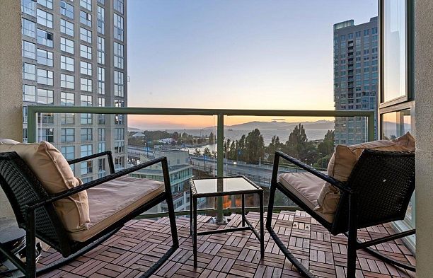 1401 907 Beach Avenue Yaletown