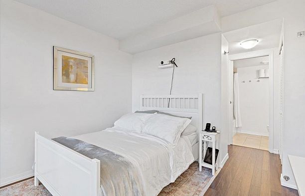 1401 907 Beach Avenue Yaletown