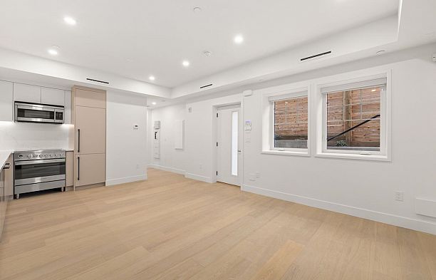 2438 W 49th Avenue S.W. Marine