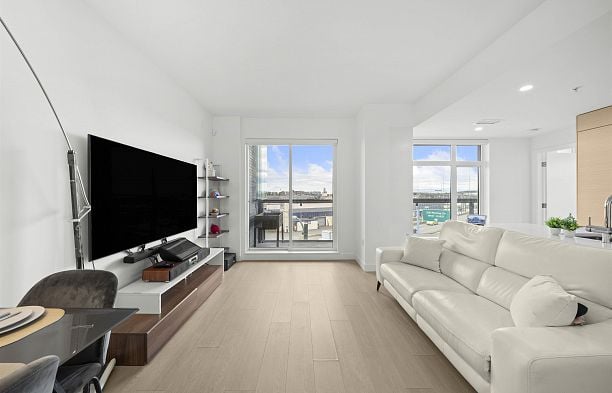 301 8888 Osler Street Marpole