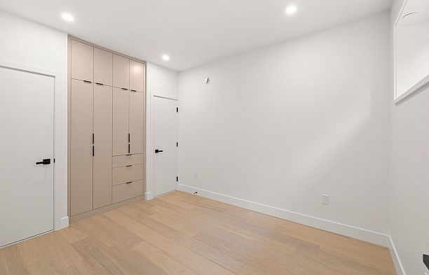 2438 W 49th Avenue S.W. Marine