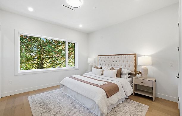 1 6141 Yew Street Kerrisdale