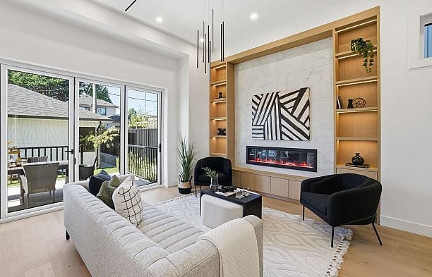 2 6141 Yew Street Kerrisdale