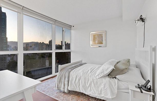 1401 907 Beach Avenue Yaletown