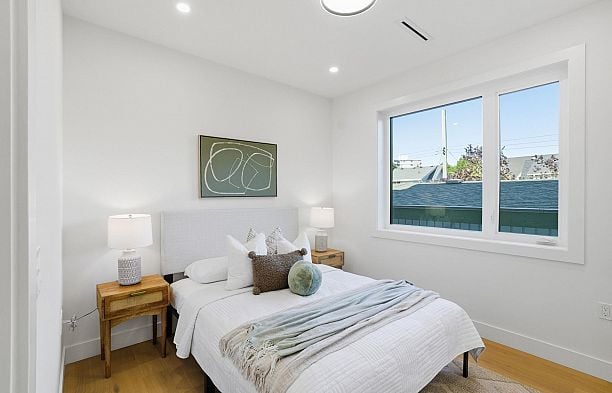 1 6141 Yew Street Kerrisdale