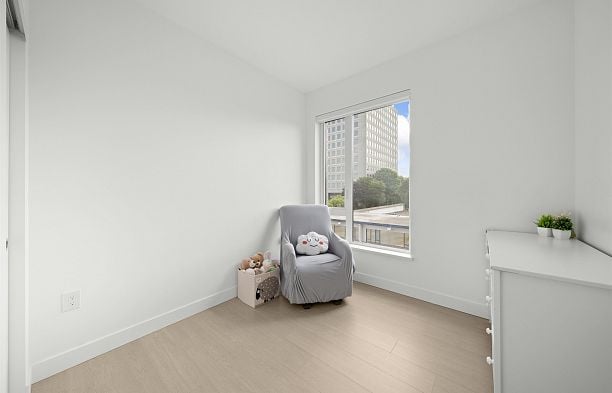 301 8888 Osler Street Marpole