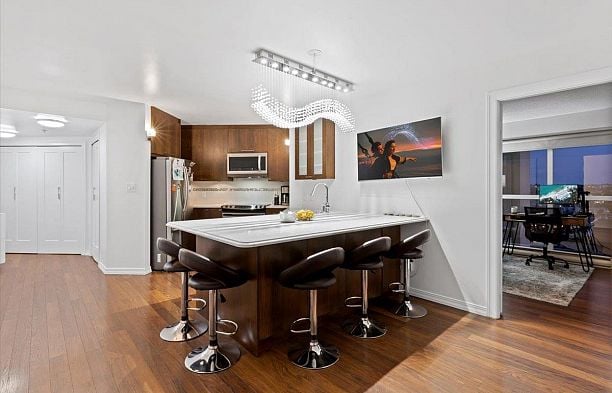 1401 907 Beach Avenue Yaletown