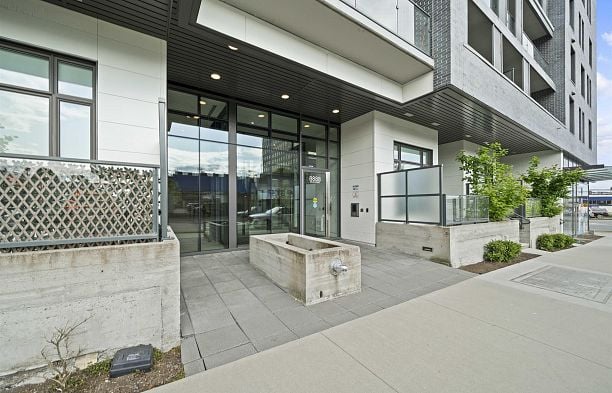 301 8888 Osler Street Marpole