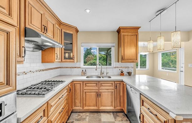 2056 W 29th Avenue Quilchena