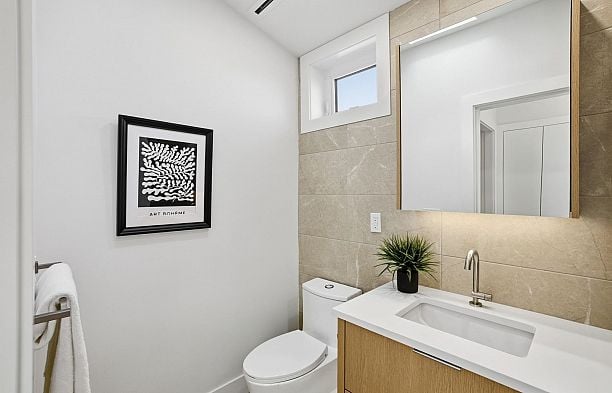 2 6141 Yew Street Kerrisdale