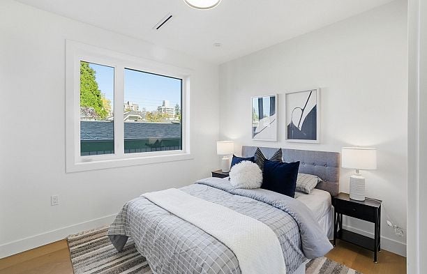 2 6141 Yew Street Kerrisdale