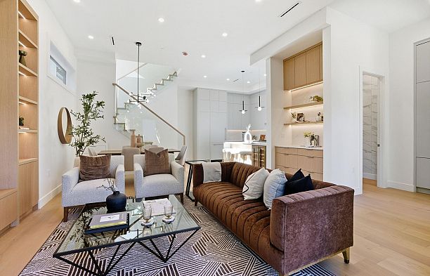 1 6141 Yew Street Kerrisdale