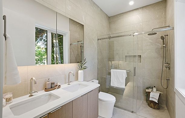 1 6141 Yew Street Kerrisdale