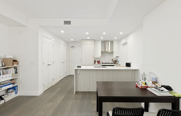 205 488 W 58th Avenue South Cambie