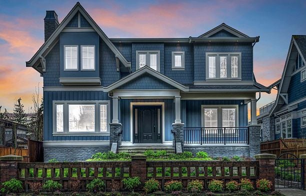 3852 W 50th Avenue Southlands