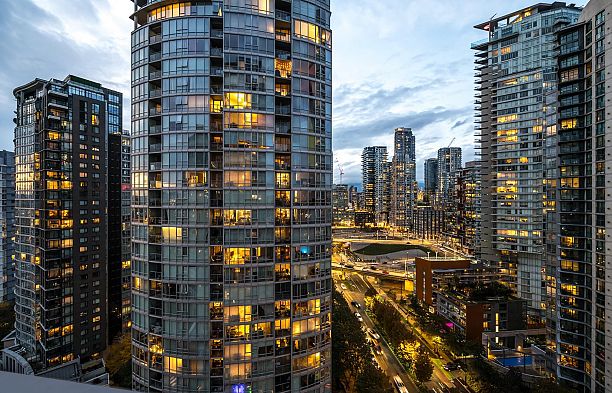 2306 1438 Richards Street Yaletown