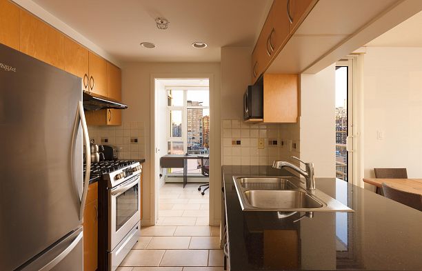 2305 1199 Marinaside Crescent Yaletown