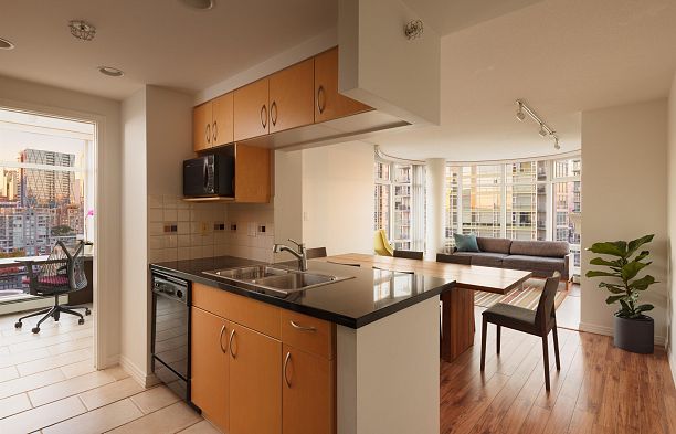 2305 1199 Marinaside Crescent Yaletown