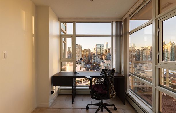 2305 1199 Marinaside Crescent Yaletown