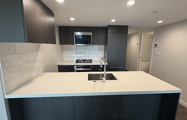 1905 8189 Cambie Street Marpole