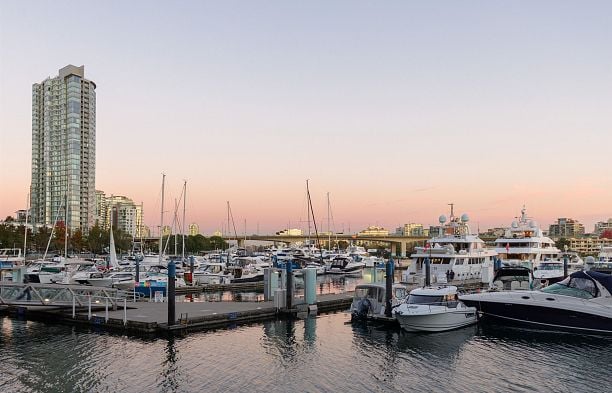 2305 1199 Marinaside Crescent Yaletown