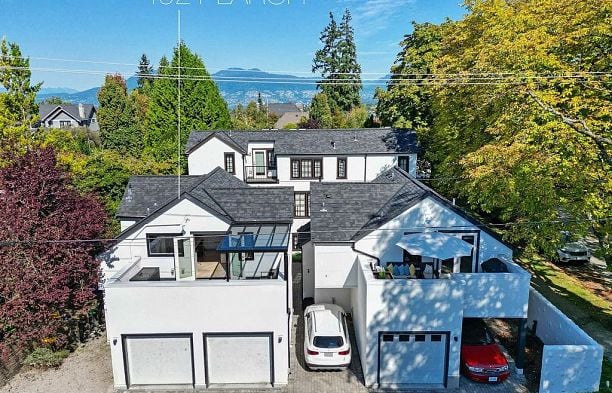 4921 Larch Street MacKenzie Heights