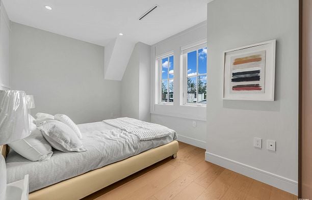 3852 W 50th Avenue Southlands