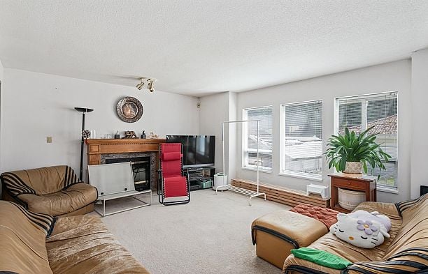 3662 W 49th Avenue Southlands