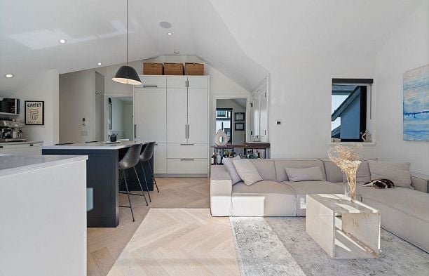 4921 Larch Street MacKenzie Heights