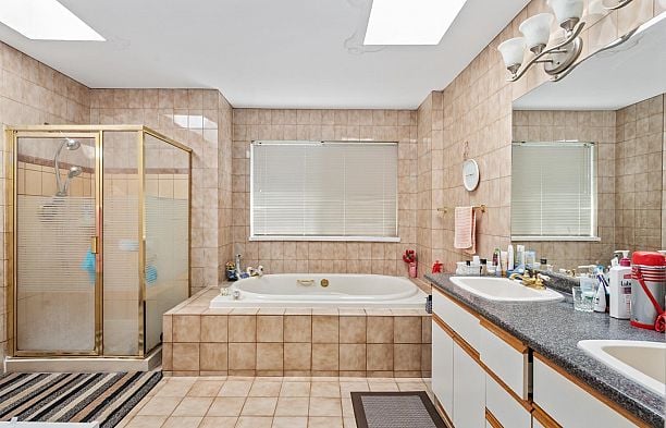 3662 W 49th Avenue Southlands