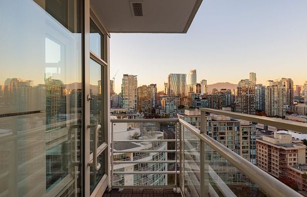 2305 1199 Marinaside Crescent Yaletown