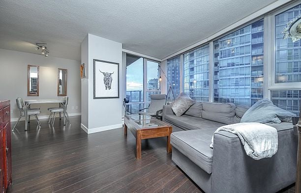 2306 1438 Richards Street Yaletown